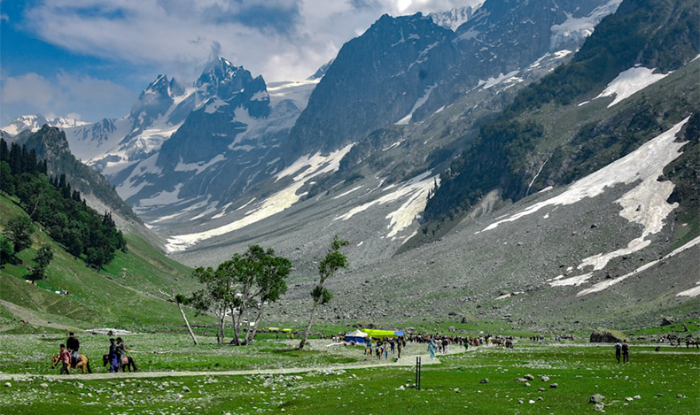 Trekking in Kashmir